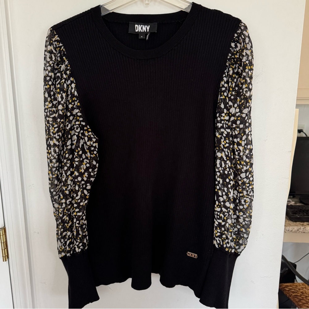 DKNY Black Ribbed Sweater with Printed Puff Sleeves Office Quiet Luxury Size XL